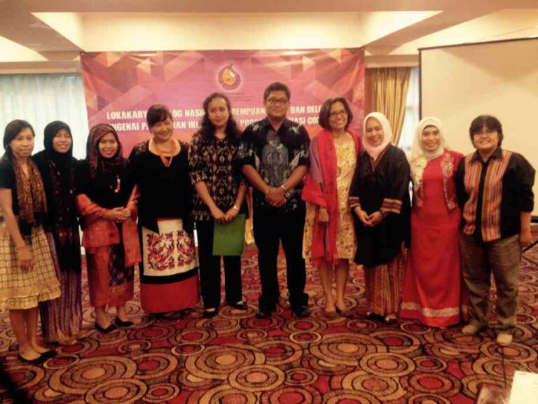 Perempuan Adat Sebagai Penjaga Ketahanan Hidup Generasi Mendatang