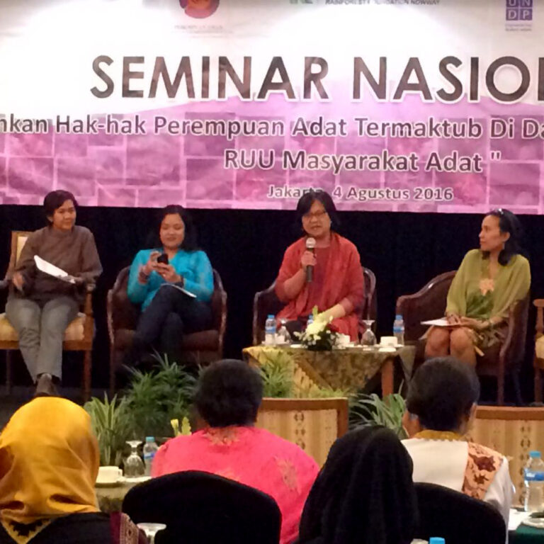 Menghadirkan Hak-Hak Perempuan Adat dalam Naskah Akademik dan RUU Masyarakat Adat