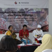 NARASI PEREMPUAN ADAT ATAS RUANG HIDUPNYA