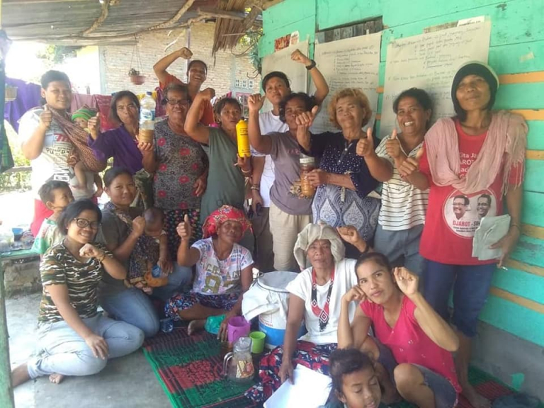 PEREMPUAN ADAT RAKYAT PENUNGGU MEMULIHKAN KEHIDUPAN