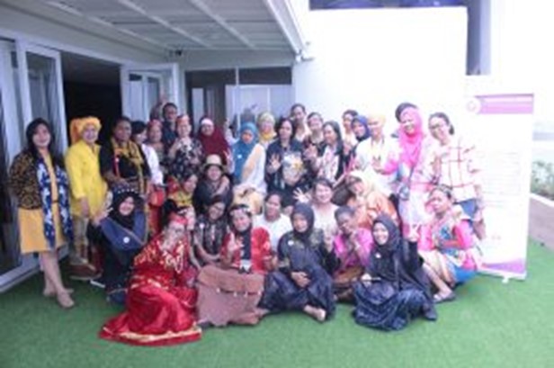 Perempuan Adat  adalah Pelaku Pembangunan Berkelanjutan