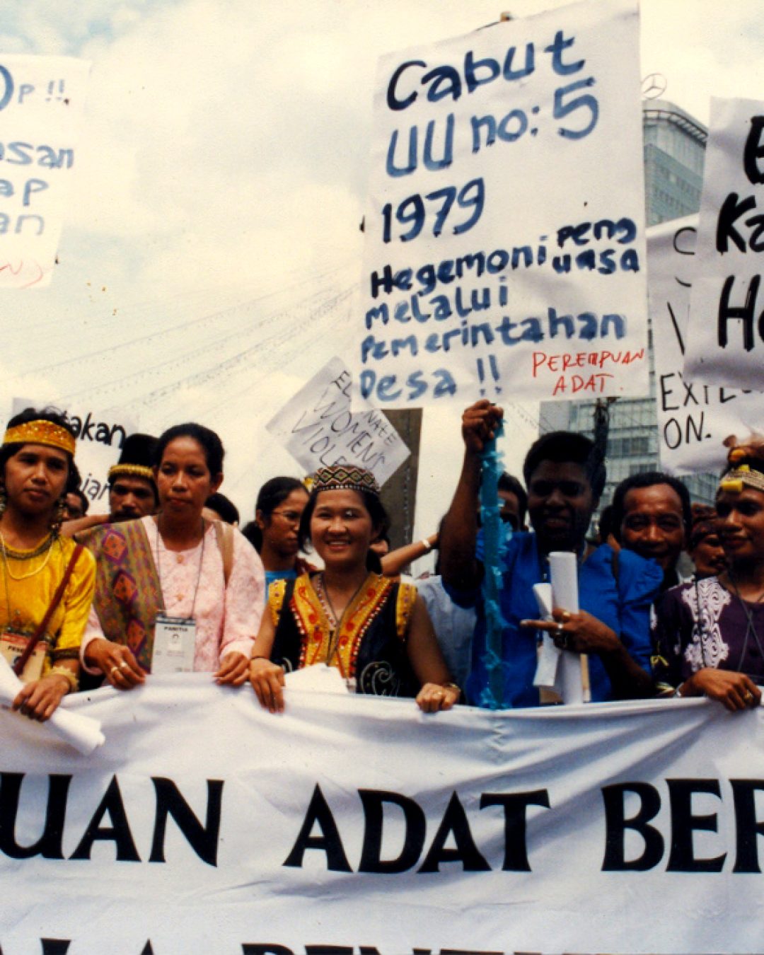 Aksi Perempuan Adat_Rangkaian KMAN 1, 1999_6